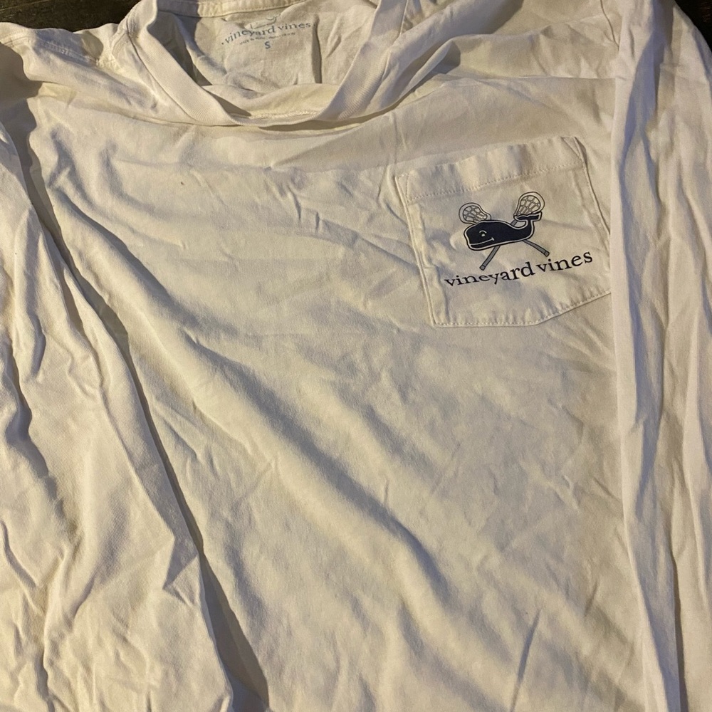 Vineyard Vines t shirt